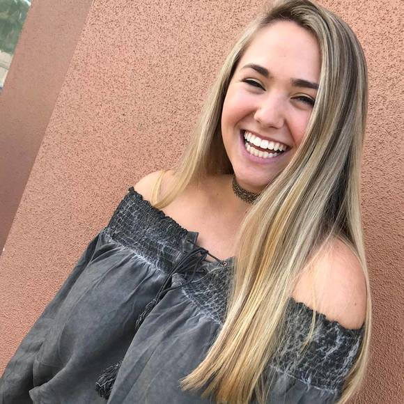 Meet your Posher, Lindzy - Picture 1 of 1